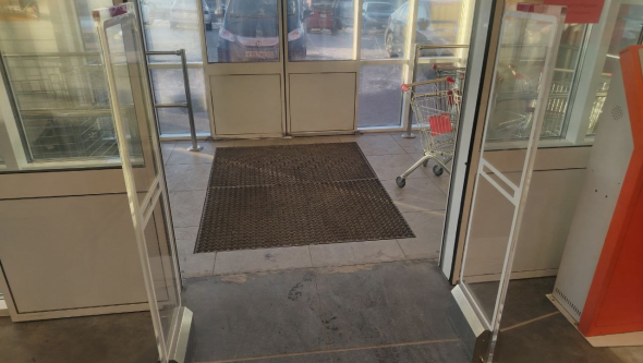 Гипермаркет Абсолют, Республика Бурятия, с. Нижний Саянтуй, ул. Леонида Потапова 19 - проход 140 см