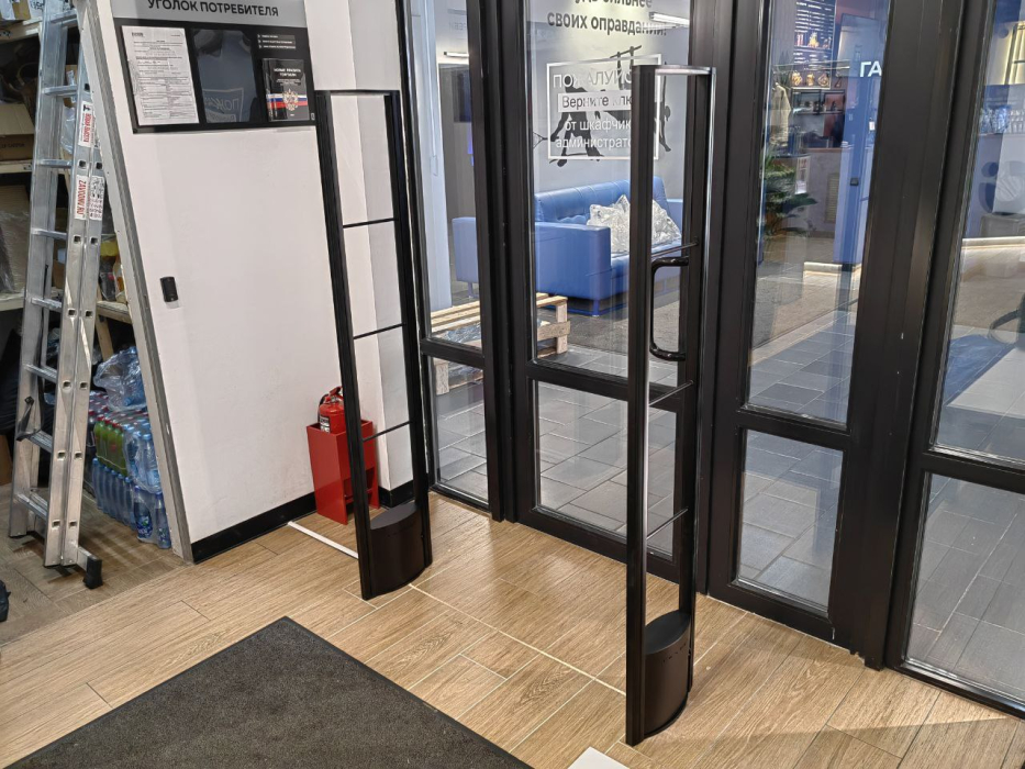 Спортивный клуб Октябрь, г. Санкт-Петербург, Октябрьская наб., 6В - проход 1 метр0