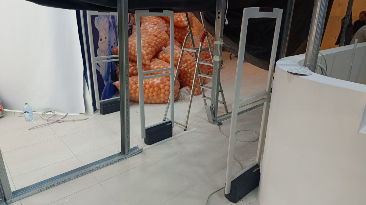 Москвариум, г. Москва - 2 прохода с разной шириной2