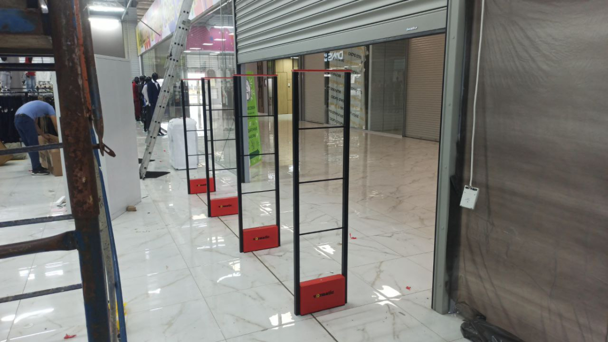 Магазин Семейный Континент, г. Тамбов, ТЦ Лента - проход 4 метра1