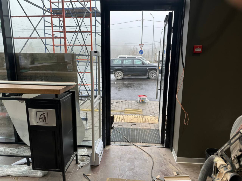 АЗС ГАЗПРОМНЕФТЬ, г. Москва, Дмитровское шоссе 55км - 2 прохода с разной шириной2