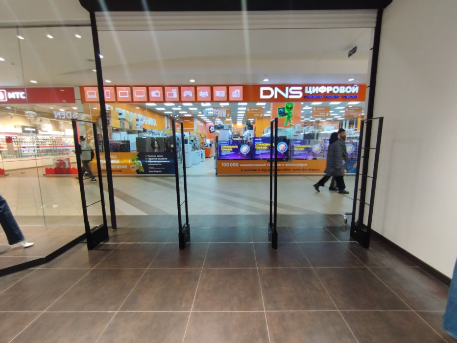 Магазин VIGOSS DENIM, г. Оренбург, ТЦ Гулливер - проход 4 метра1