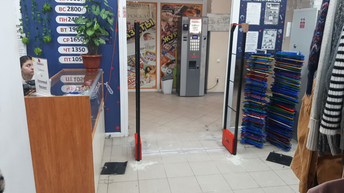 Секонд-хенд Лондон, г. Воронеж, ТЦ Калинка - проход 140 см0