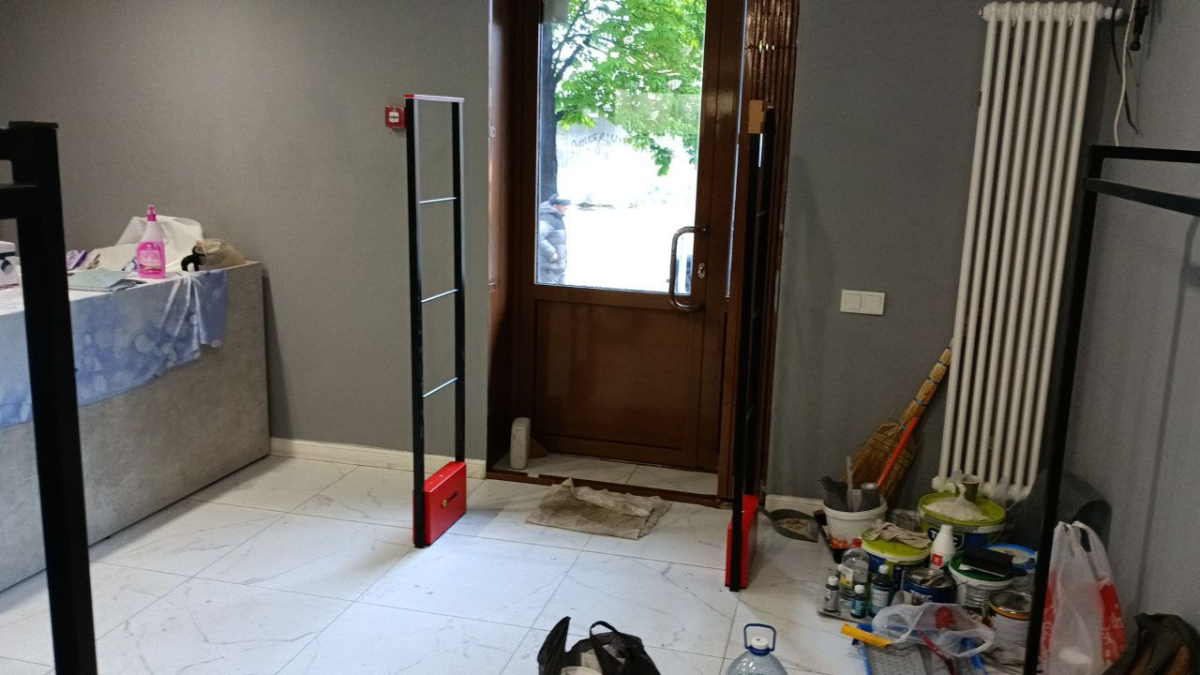 Секонд-хенд Винтажный, г. Саратов, ул. Большая Казачья 59/65 - проход 90 см0