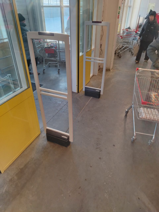 Гипермаркет Абсолют, Республика Бурятия, с. Нижняя Иволга, ул. Школьная 22 - проход по 2 метра2