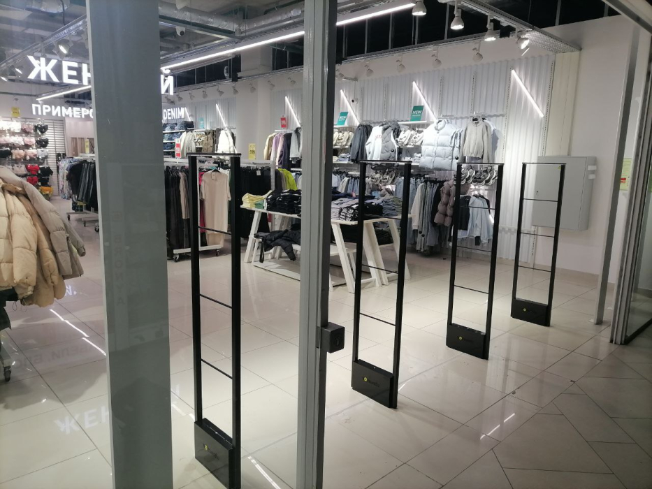 Магазин STOLNIK, г. Екатеринбург, ТРЦ Академический - проход 360 см1