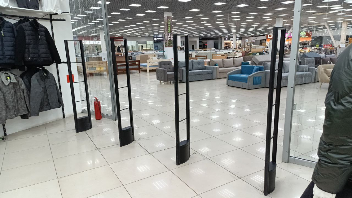 Магазин НАРАЁНЕ, г. Нижнекамск, ТЦ Якорь - проход 360 см4