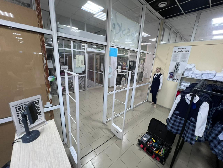 Магазин Brossko, г. Казань, ул. Сафиуллина 5 - проход 110 см1