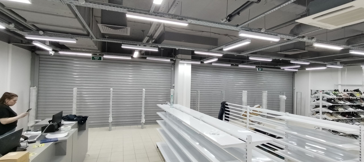 Магазин WASS Brands Outlet, г. Люберцы, ТЦ Выходной - проход 10 метров0