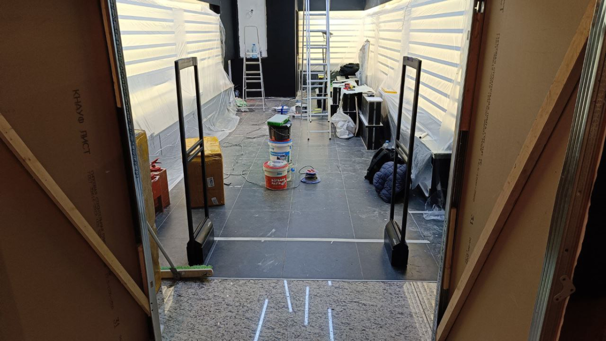 Магазин Sun Fusion, г. Москва, ТЦ Щёлковский - проход 3 метра0