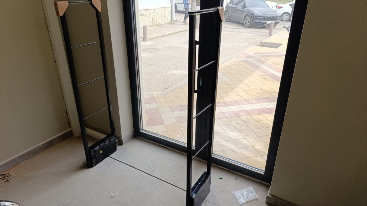 Магазин Мюнхен, г. Краснодар, ул. Красная 127 - проход 1 метр2