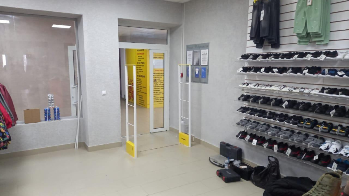 Магазин Фэмэли, п. Чертково, ул. Мичурина 16 - 2 прохода по 140 см0