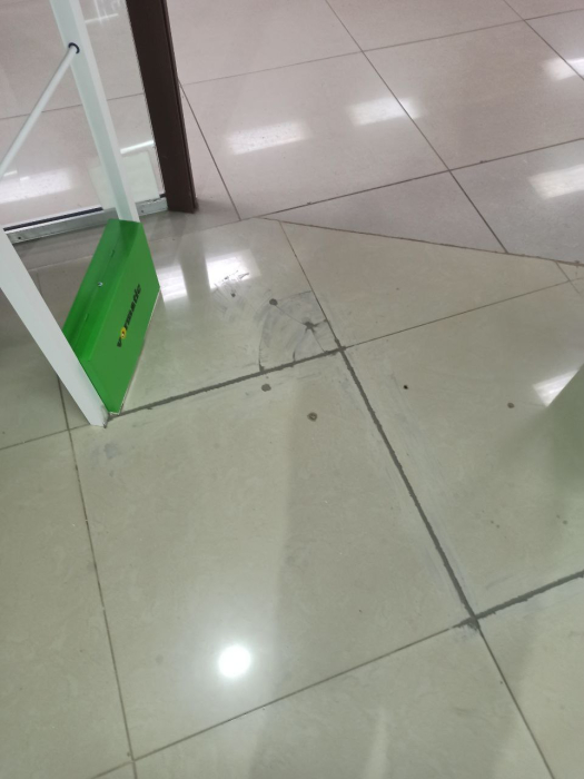 Магазин Секонд Хэнд, г. Иваново, ТЦ Евролэнд - 2 прохода по 2 метра3