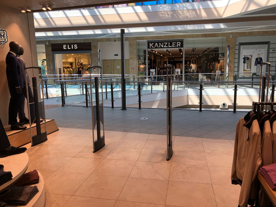 Магазин HENDERSON, г. Нижний Новгород, ТРЦ Фантастика - проход 550 см0