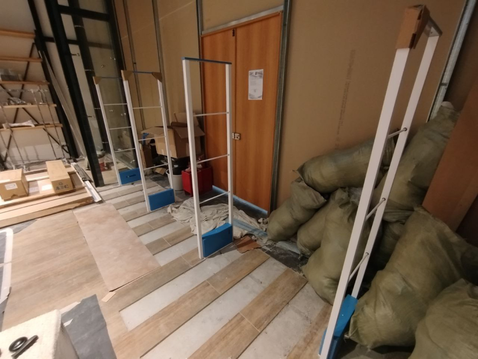 Магазин Levi's, г. Новосибирск, ТЦ Мега - проход 4 метра1