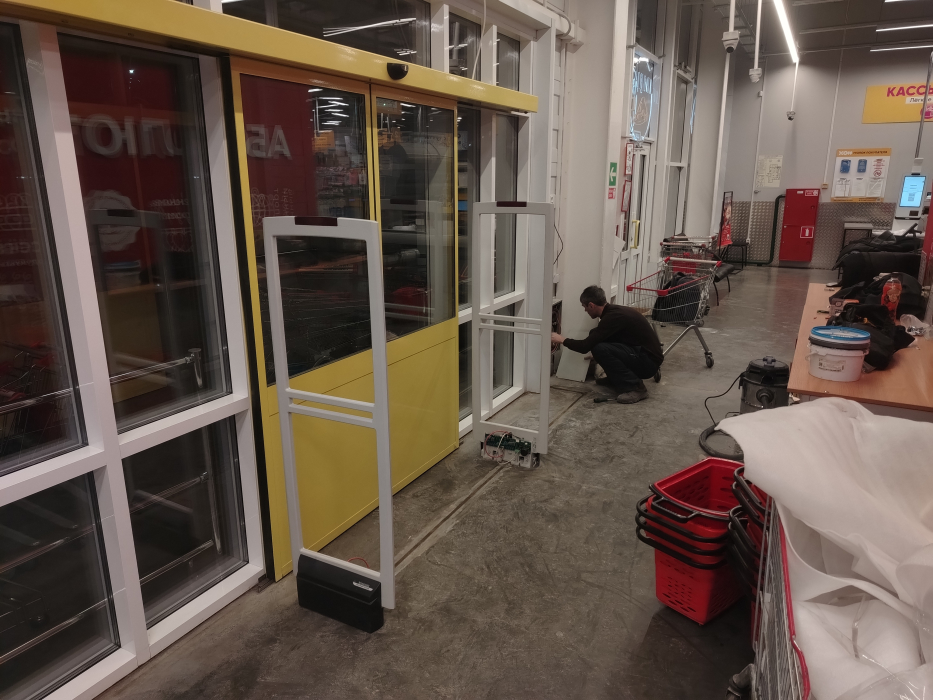 Гипермаркет Абсолют, Республика Бурятия, с. Нижняя Иволга, ул. Школьная 22 - проход по 2 метра1