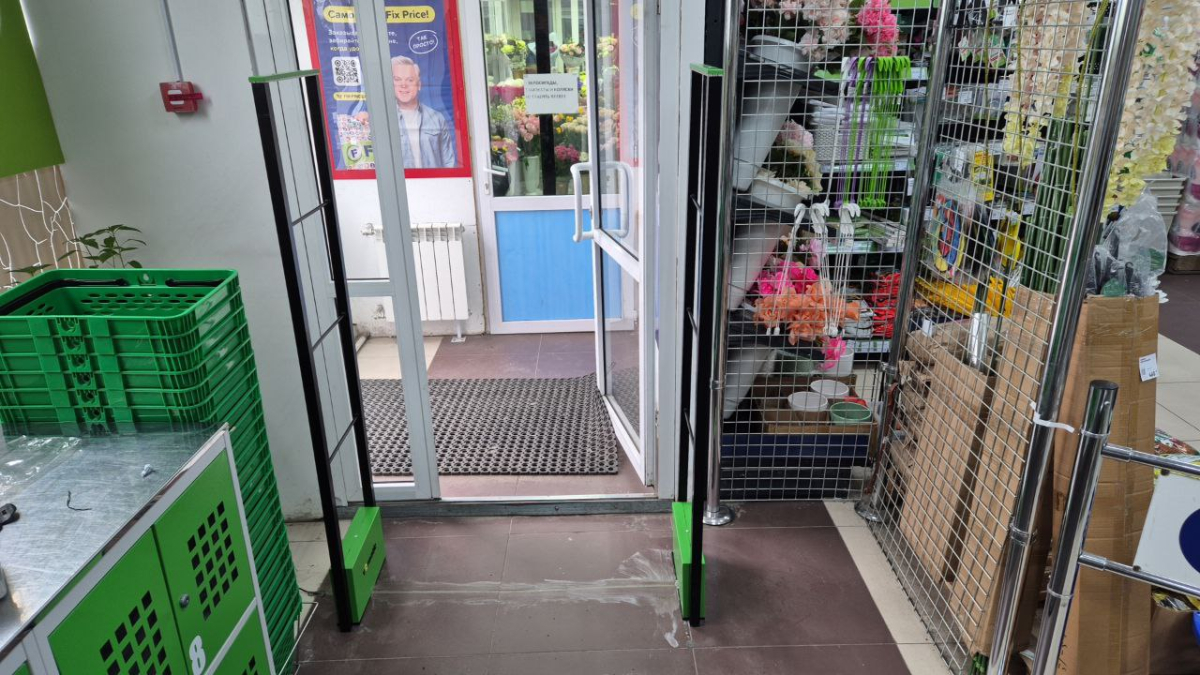 Магазин Fix Price, г. Сургут, ул. Тюменский тракт 2 - проход 160 см0