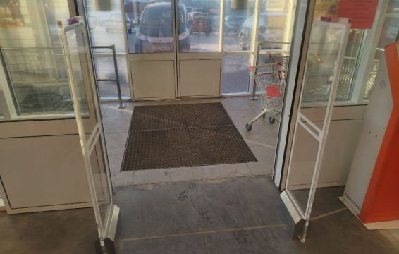 Гипермаркет Абсолют, Республика Бурятия, с. Нижний Саянтуй, ул. Леонида Потапова 19 - проход 140 см